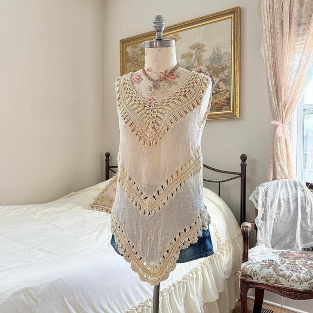 cream crochet‎ tank